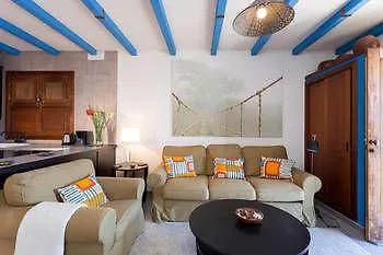 Casa Erques I Y Ii *