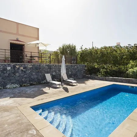 Casa Erques I Y Ii