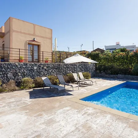 Casa Erques I Y Ii *